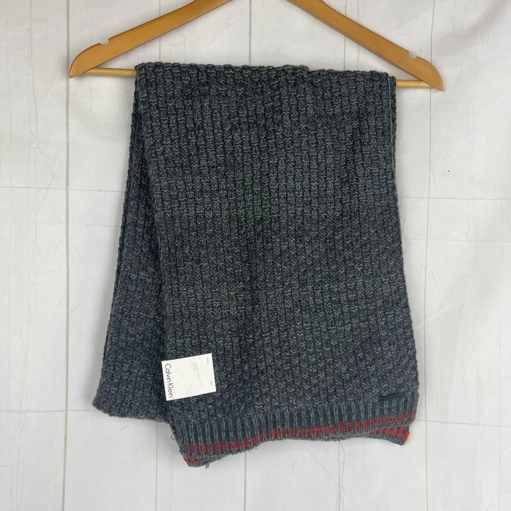 NWT Calvin Klein Gray Knit Scarf